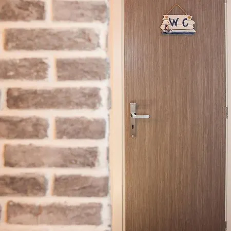 Secret Loft, 2min Walk From The Beach, High Tech Lägenhet